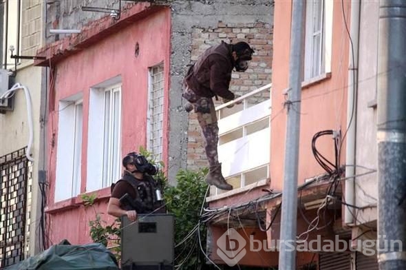 Özel harekat balkondan girdi, böyle çıkardı