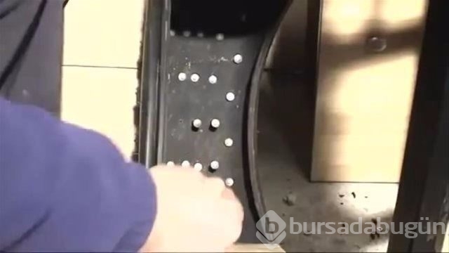 Kendi kar lastiğini kendisi yaptı