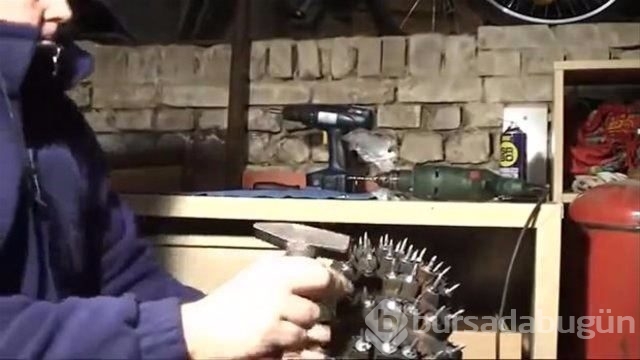 Kendi kar lastiğini kendisi yaptı