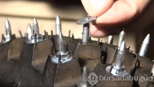 Kendi kar lastiğini kendisi yaptı