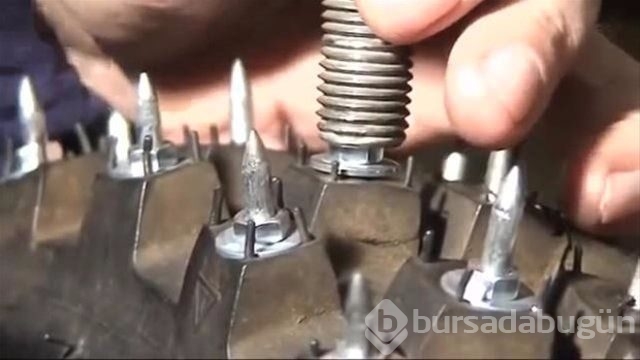 Kendi kar lastiğini kendisi yaptı