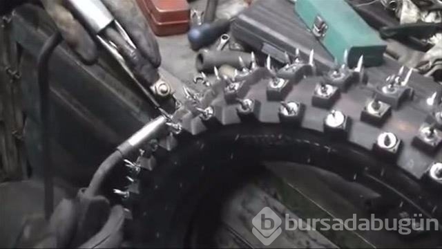 Kendi kar lastiğini kendisi yaptı