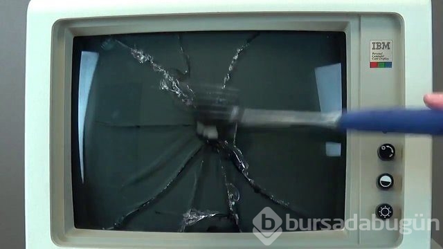 Dünyanın ilk kişisel bilgisayarının içini açtılar!