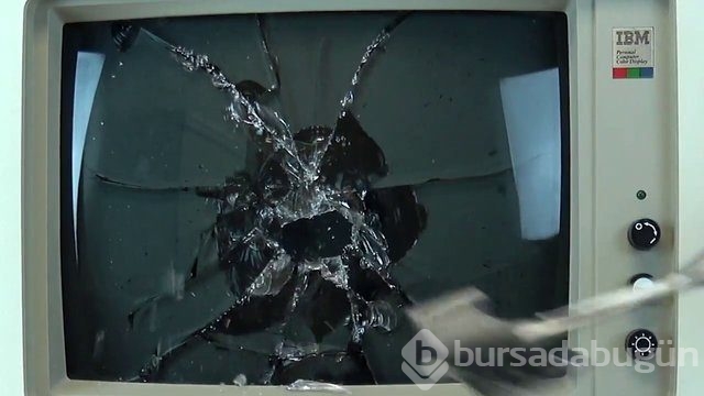 Dünyanın ilk kişisel bilgisayarının içini açtılar!
