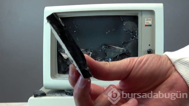 Dünyanın ilk kişisel bilgisayarının içini açtılar!