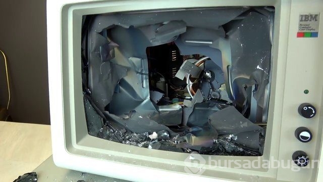 Dünyanın ilk kişisel bilgisayarının içini açtılar!