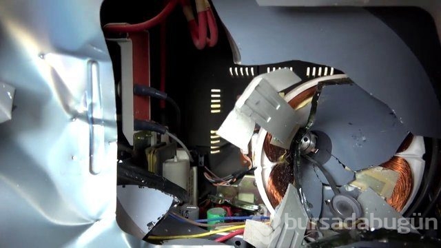 Dünyanın ilk kişisel bilgisayarının içini açtılar!