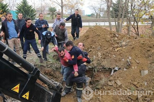 Kanalizasyona düşen atı, itfaiye kurtardı