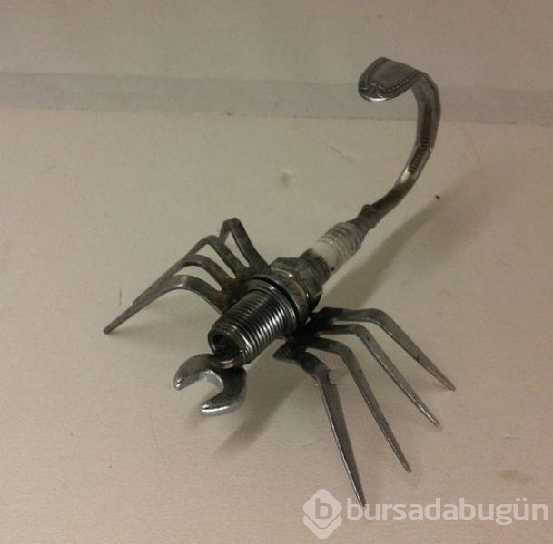Metal atıklardan yapılan mini heykeller