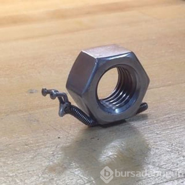 Metal atıklardan yapılan mini heykeller