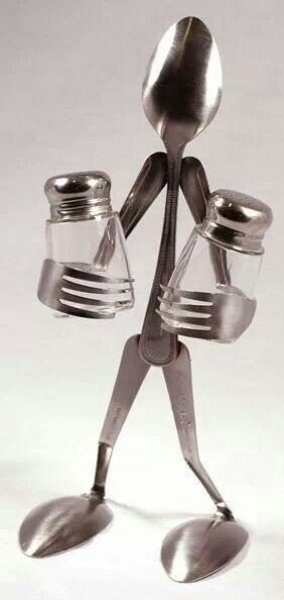 Metal atıklardan yapılan mini heykeller