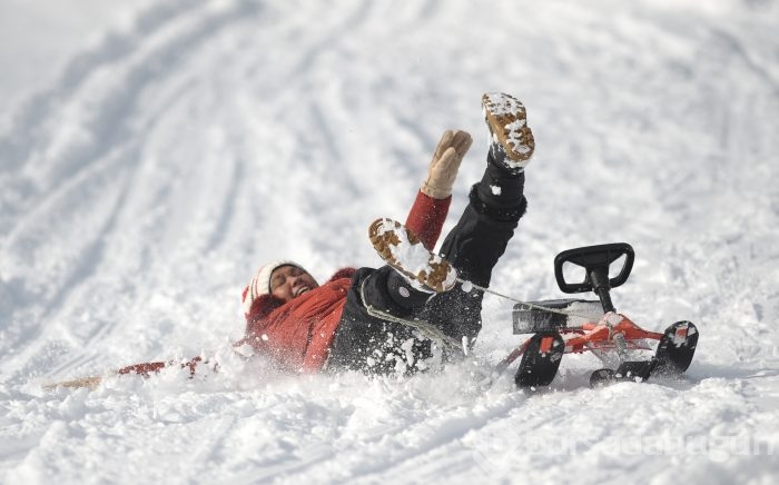 Bursa Uludağ'da kar kalınlığı yarım metreye ulaştı	