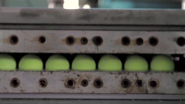 Tenis topu nasıl yapılıyor?