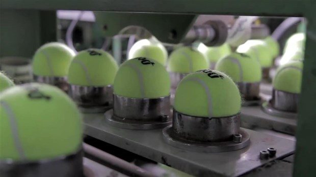 Tenis topu nasıl yapılıyor?