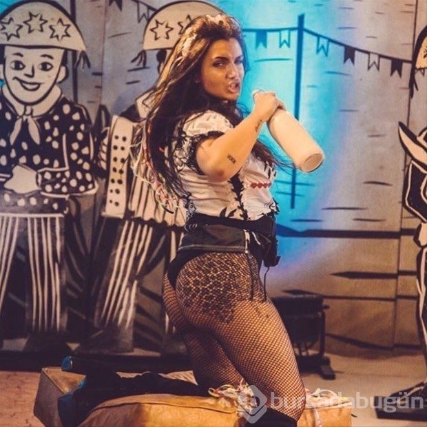 Elettra Lamborghini Miami plajında boy gösterdi