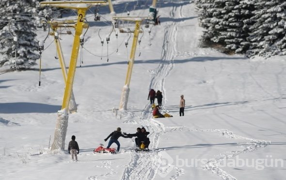 Bursa Uludağ'da kar kalınlığı yarım metreye ulaştı