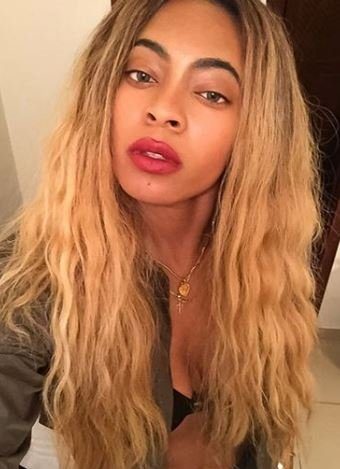 Ünlü şarkıcı Beyonce'ye ikizi kadar benziyor