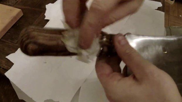 Paslı satırı bakın ne hale getirdi!
