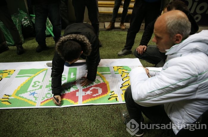 Bursaspor için 250 kişi hazırladı 23 bin kişi sergiledi	