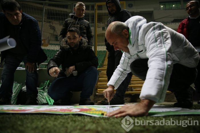 Bursaspor için 250 kişi hazırladı 23 bin kişi sergiledi	