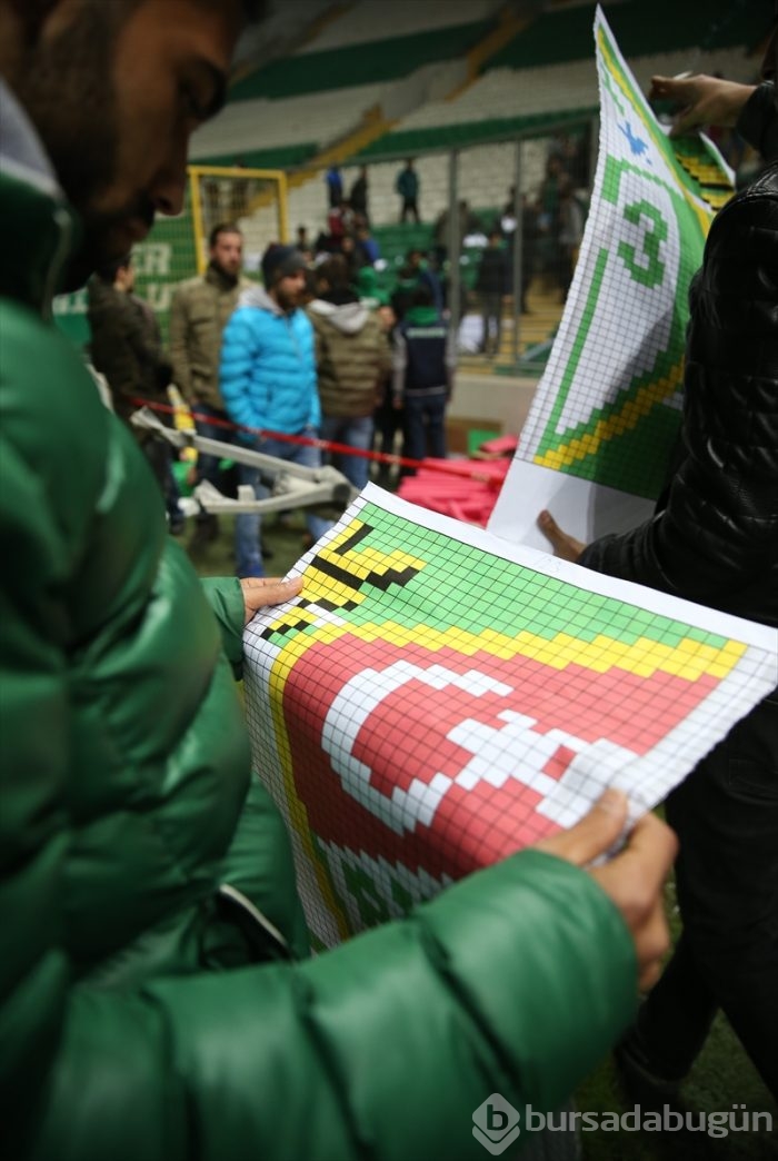 Bursaspor için 250 kişi hazırladı 23 bin kişi sergiledi	
