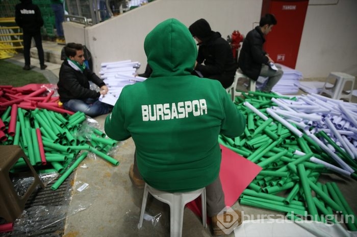 Bursaspor için 250 kişi hazırladı 23 bin kişi sergiledi	