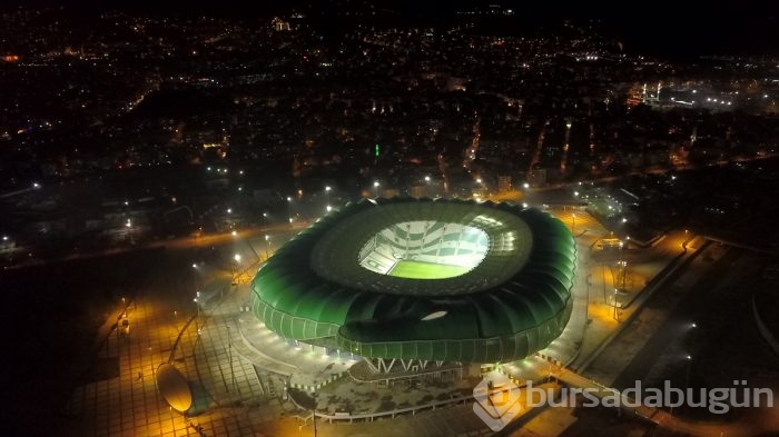 Bursaspor için 250 kişi hazırladı 23 bin kişi sergiledi	