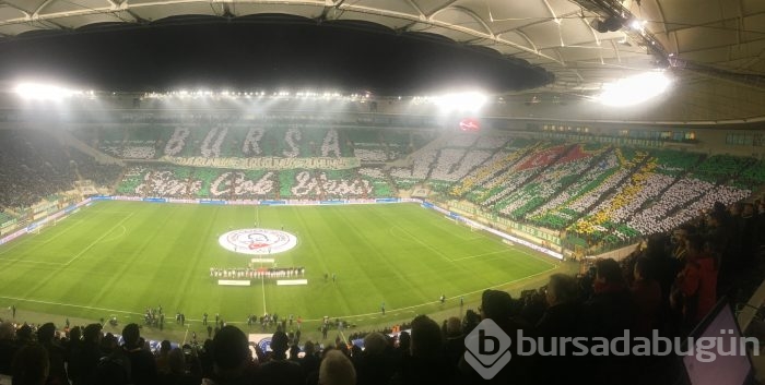 Bursaspor için 250 kişi hazırladı 23 bin kişi sergiledi	