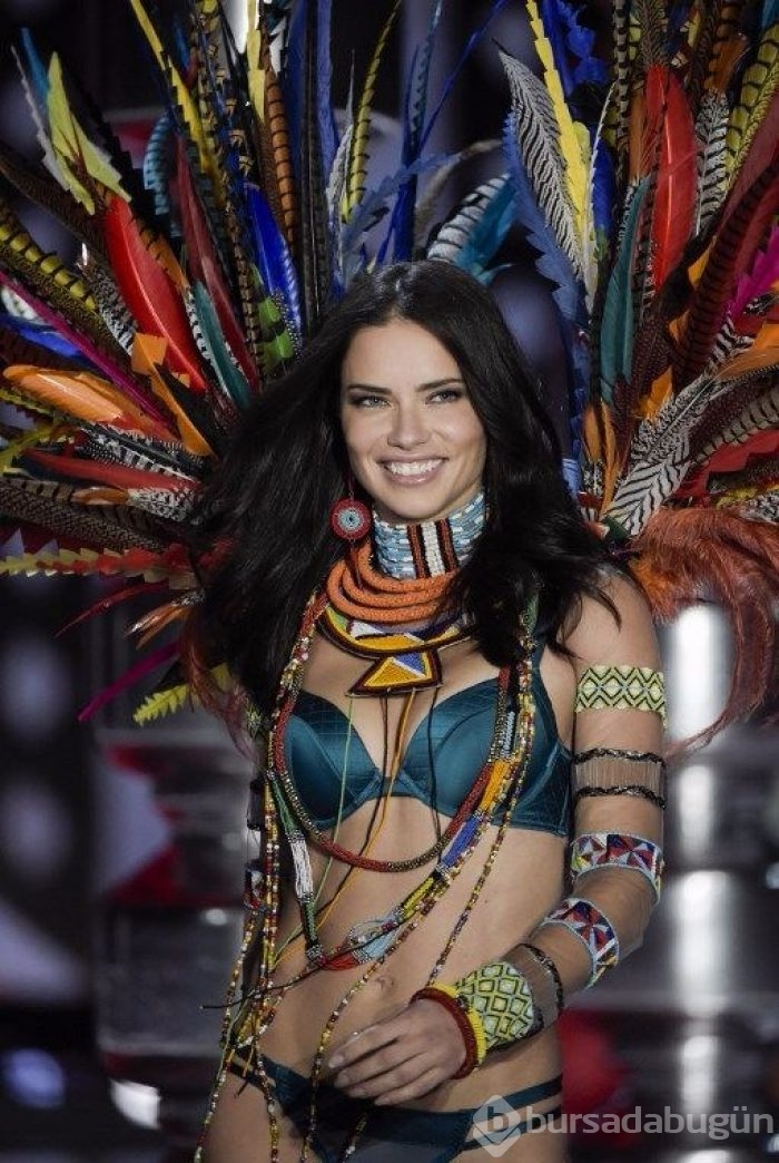 Adriana Lima: Artık boş yere soyunmayacağım