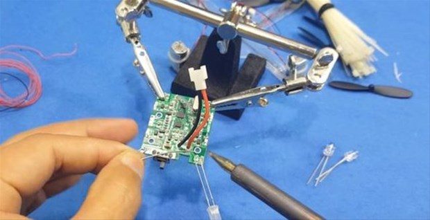 Kendi Drone'unu kendi yaptı!