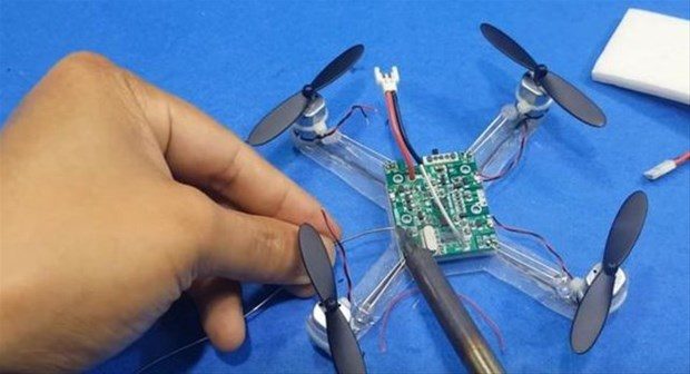Kendi Drone'unu kendi yaptı!