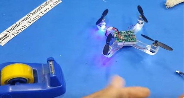Kendi Drone'unu kendi yaptı!