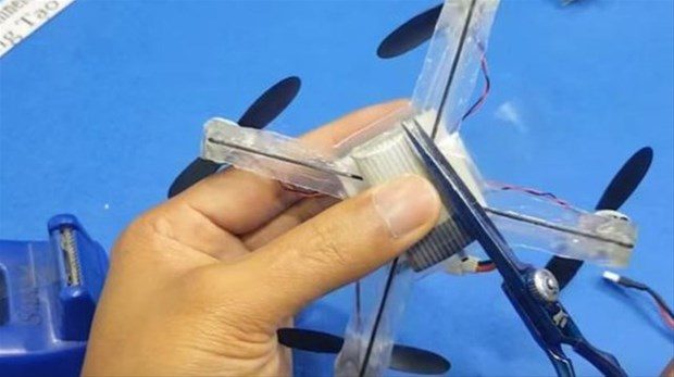 Kendi Drone'unu kendi yaptı!