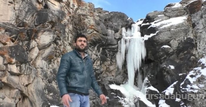 Ağrı'da şelale ve dere buz tuttu
