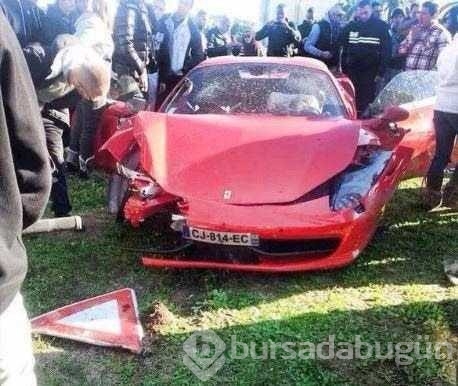Milyonluk otomobilleri hurdaya dönen futbolcular
