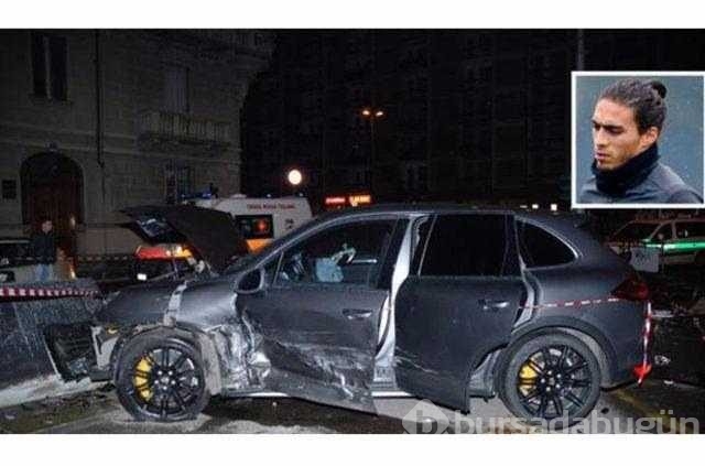Milyonluk otomobilleri hurdaya dönen futbolcular
