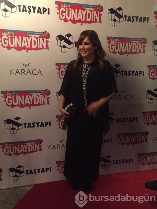Günaydın'ın partisinde ünlüler geçidi
