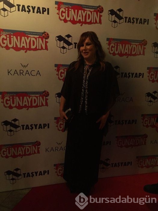 Günaydın'ın partisinde ünlüler geçidi