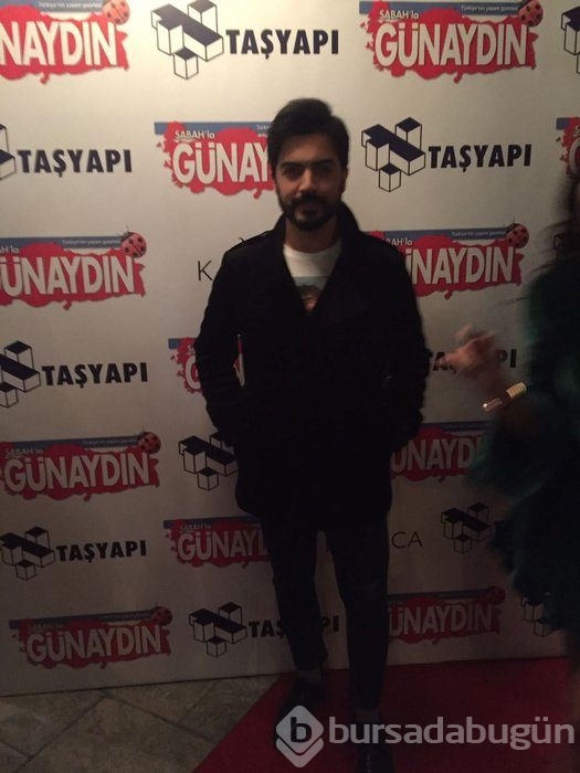 Günaydın'ın partisinde ünlüler geçidi