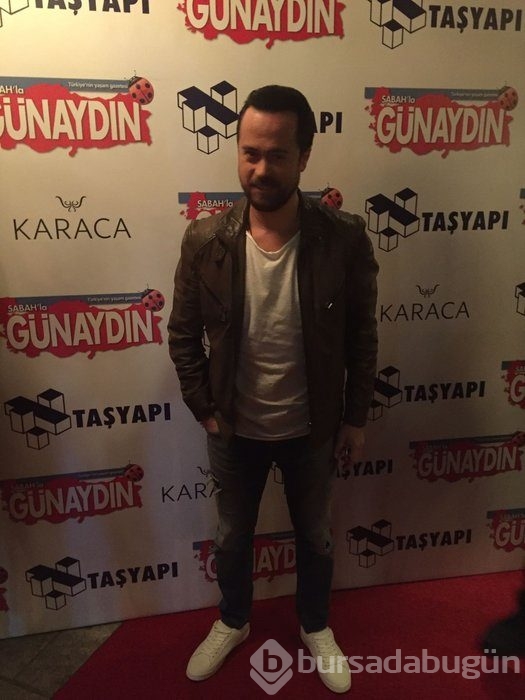 Günaydın'ın partisinde ünlüler geçidi