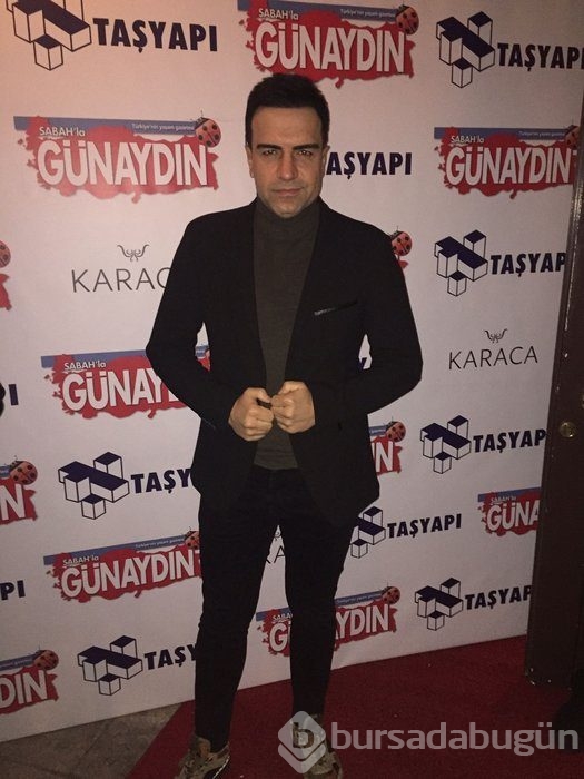 Günaydın'ın partisinde ünlüler geçidi