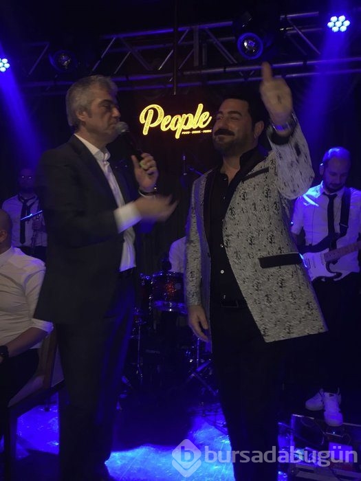 Günaydın'ın partisinde ünlüler geçidi