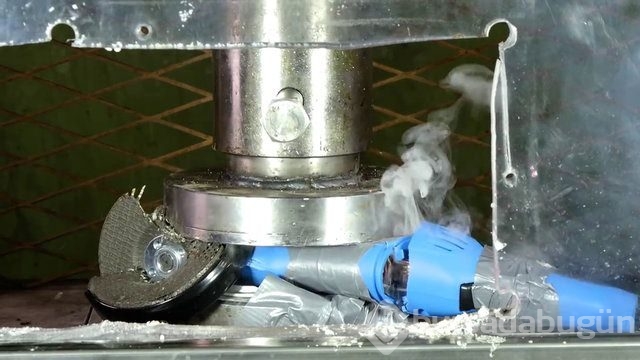 Kibrit çöpleri üzerinde tehlikeli hareketler!