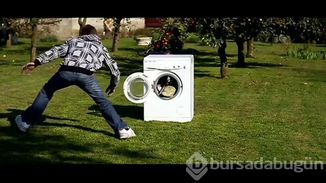 Kibrit çöpleri üzerinde tehlikeli hareketler!
