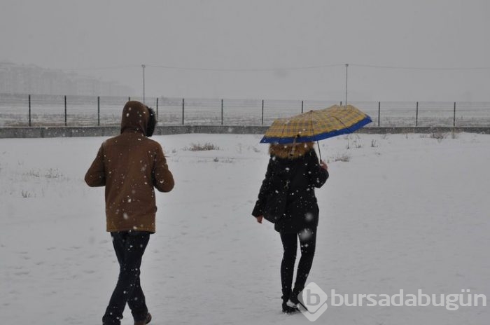 Yoğun kar yağışı hayatı olumsuz etkiliyor