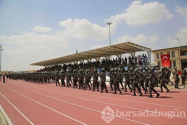 Mogadişu'daki Türk askeri eğitim merkezi ilk mezunlarını verdi