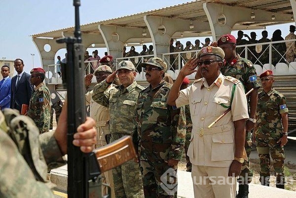 Mogadişu'daki Türk askeri eğitim merkezi ilk mezunlarını verdi