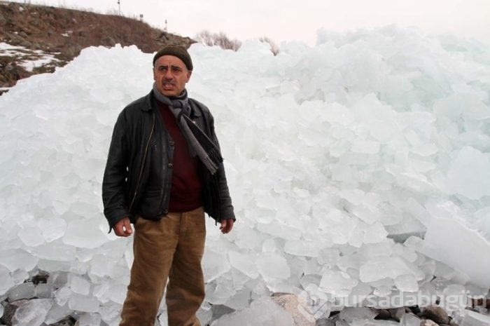 Çıldır Gölü'nde kutupları aratmayan manzara