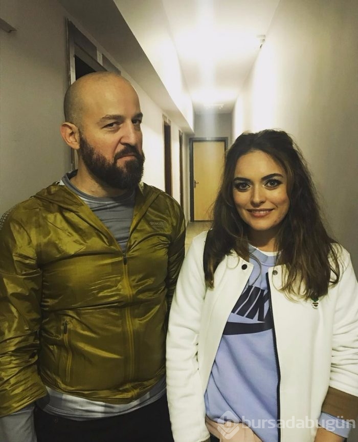 Ezgi Mola: Kızlar koşun Can Manay burada (Tanınmış kişileri seviyorum)