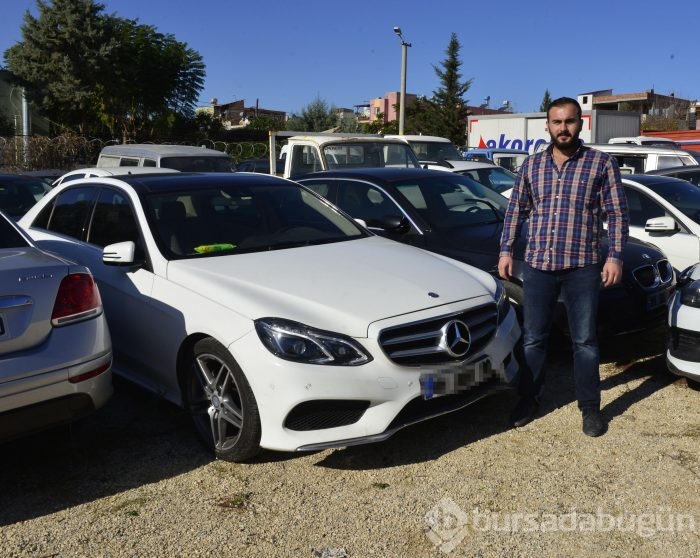 Otoparkta çürümeye terk edildiler